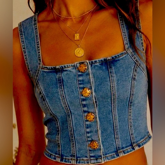 House of Harlow 1960 Tops - NEW HOUSE OF HARLOW LIGHT DENIM CROP VEST WITH GOLDEN BUTTONS TO ADD ELEGANCE!🎁